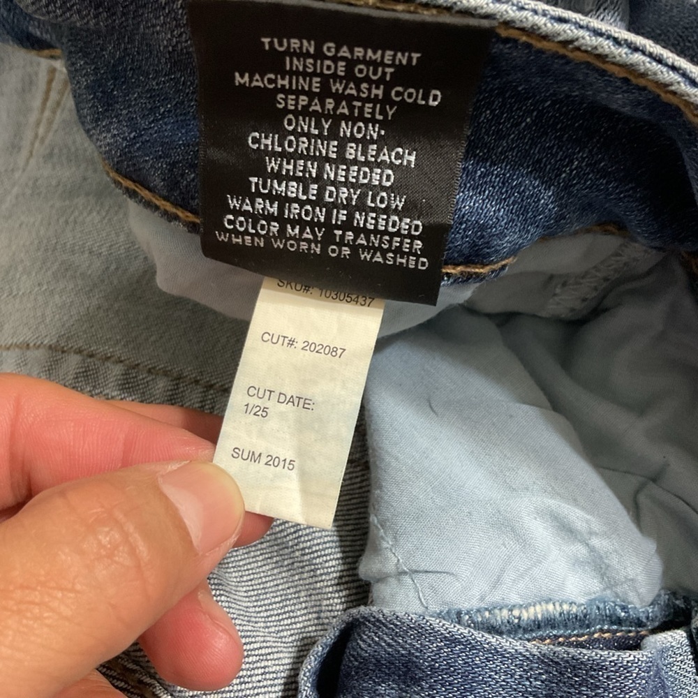 Torrid Premium Boyfriend Jeans with Floral Embroidery and distressed Size 16 - Picture 10 of 12